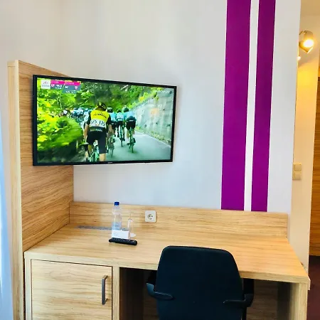 Park Theater מלון 3*